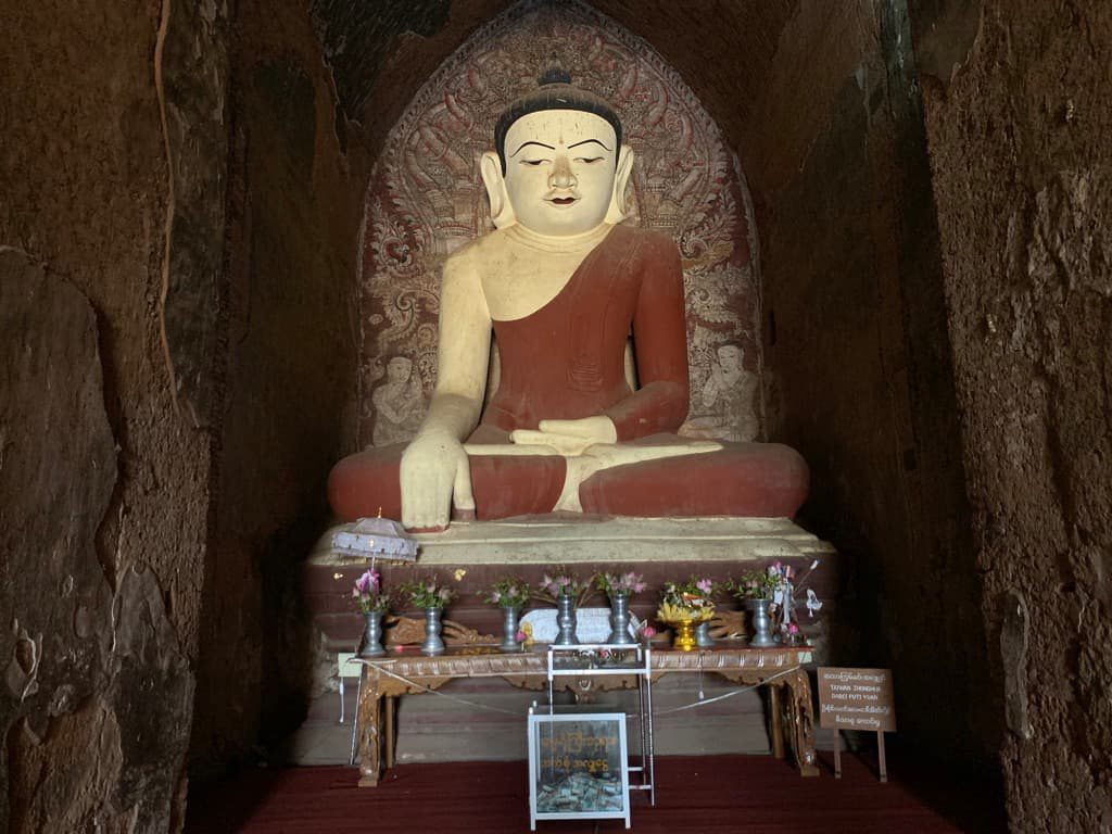 ダマヤンジー寺院　仏像様